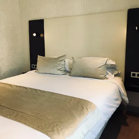 Western Empire Elysees Hotel 3*