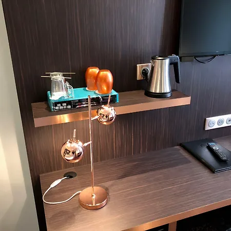 Western Empire Elysees Paris