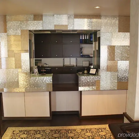 Western Empire Elysees Hotel 3*