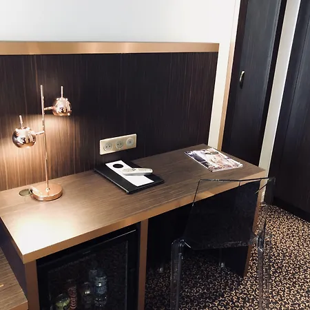 Hotel Western Empire Elysees 3*