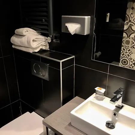 Western Empire Elysees Hotel