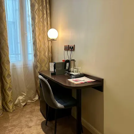 فندق بست وسترن أومبير إليزيه
