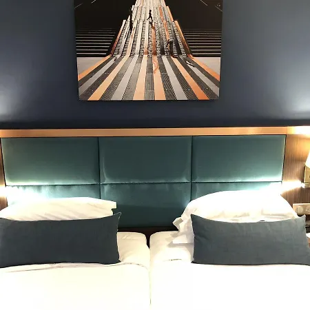 Western Empire Elysees 3*