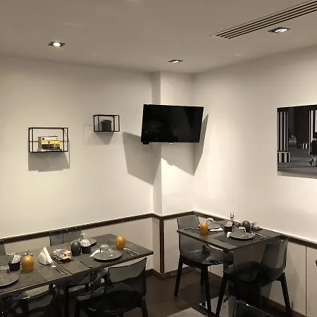 Western Empire Elysees Hotel 3*