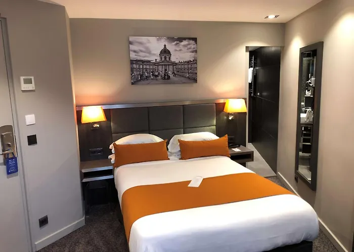 Western Empire Elysees 3* Parigi