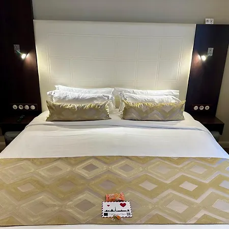 Western Empire Elysees Отель 3*