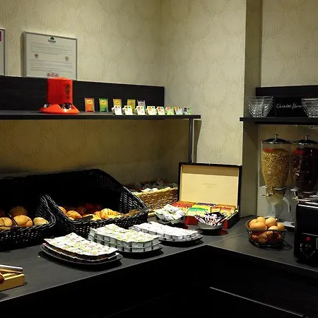 Hotel Western Empire Elysees 3*