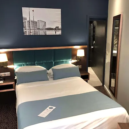 Western Empire Elysees Paris